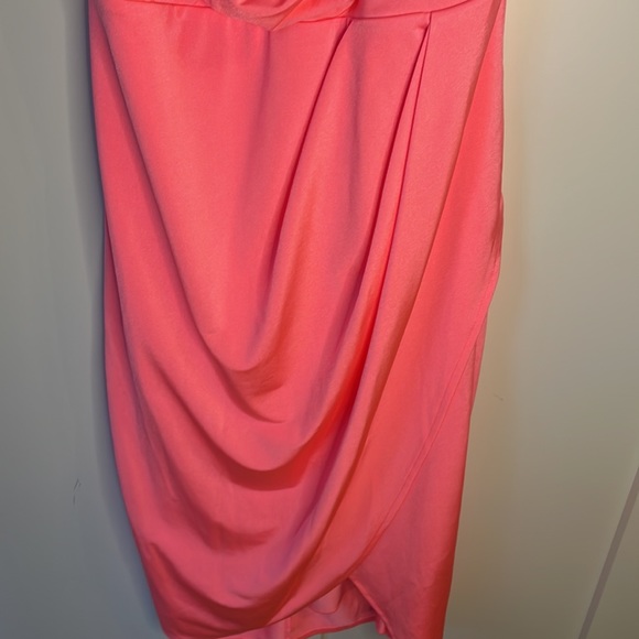 Beautiful neon (?) pink dress - Picture 2 of 3